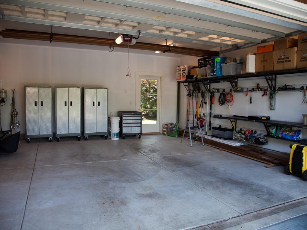 Emergency garage cleanouts company Annadale Staten Island NY