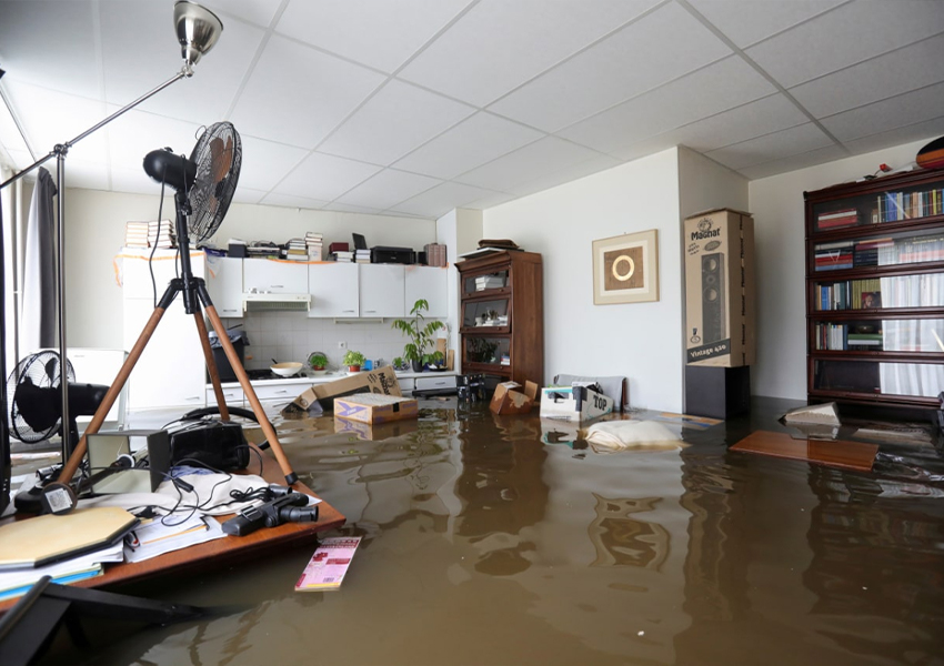 remove water from flooded house